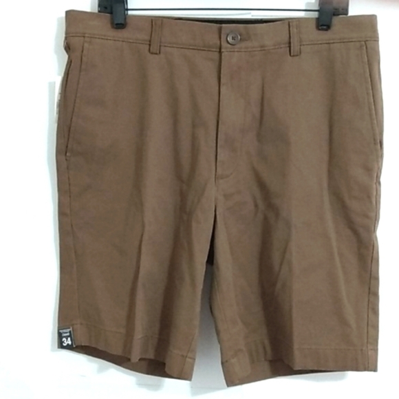 ROUNDTREE & YORKE BROWN CASUAL SHORTS NWT SIZE 34 - Picture 1 of 10